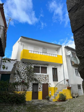 Casa Amarela - Aldeias - Serra da Estrela